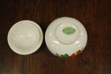 (n-7061) Portmeirion Pottery, puuviljadega toos