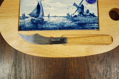(n-7065) Delft Blue käsitsimaalitud lõikelaud juustule koos noaga