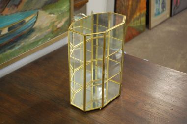 (n-7068) Suurem klaasist peegelseinaga ehtekapp