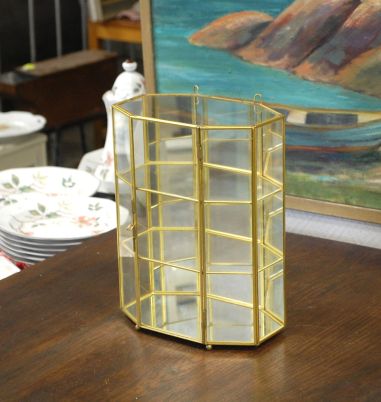 (n-7068) Suurem klaasist peegelseinaga ehtekapp