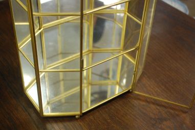 (n-7068) Suurem klaasist peegelseinaga ehtekapp