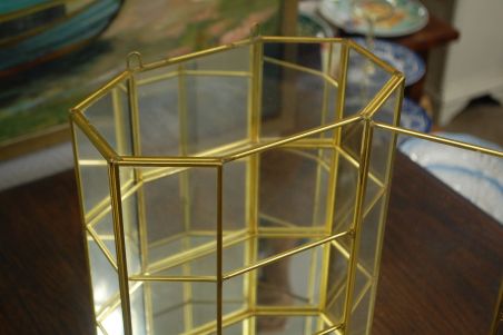 (n-7068) Suurem klaasist peegelseinaga ehtekapp