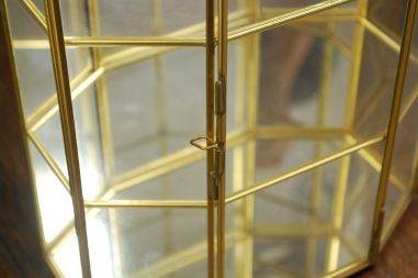 (n-7068) Suurem klaasist peegelseinaga ehtekapp