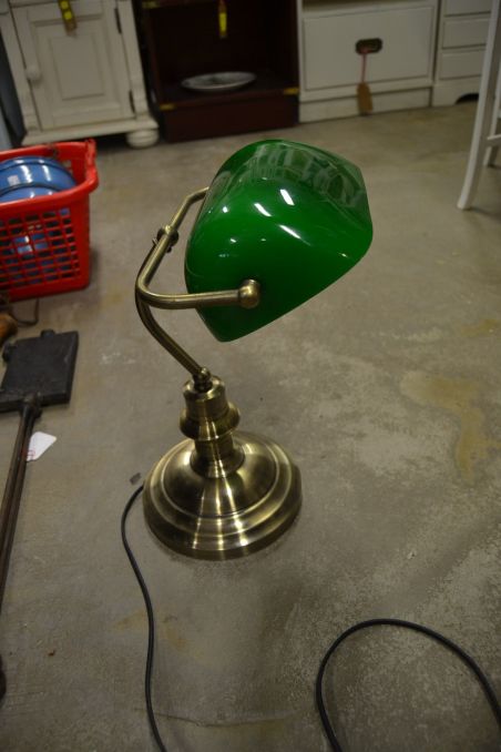(L-684) Rohelise kupliga kirjutuslaua lamp