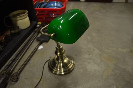 (L-684) Rohelise kupliga kirjutuslaua lamp