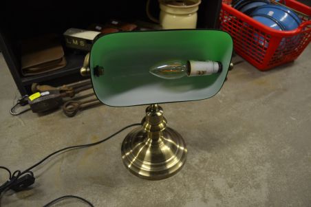 (L-684) Rohelise kupliga kirjutuslaua lamp