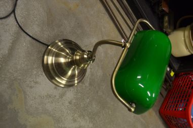 (L-684) Rohelise kupliga kirjutuslaua lamp