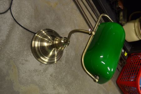 (L-684) Rohelise kupliga kirjutuslaua lamp