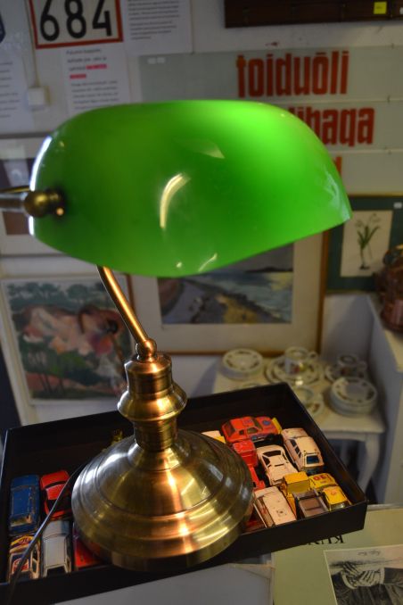 (L-684) Rohelise kupliga kirjutuslaua lamp