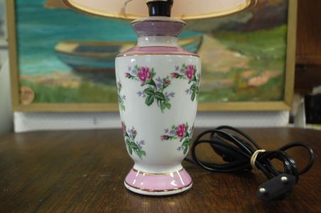 (n-7085) Roosa roosiline laualamp