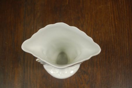 (n-7086) Porrcelaine de Bruxelles, lilleline vaas