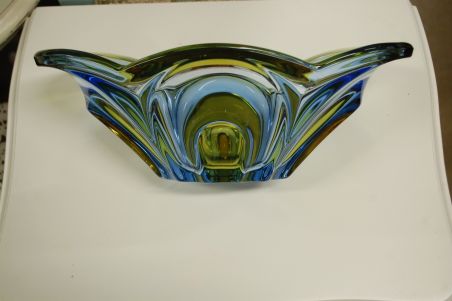 (n-7088) Suur uhke mitmevärviline klaasist kauss