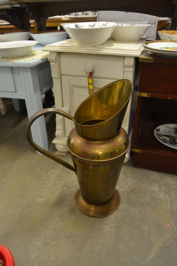 (n-7093) Metallist suur veenõu või vihmavarju hoidik 2