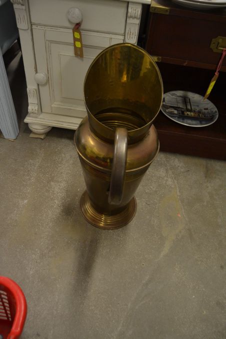 (n-7093) Metallist suur veenõu või vihmavarju hoidik