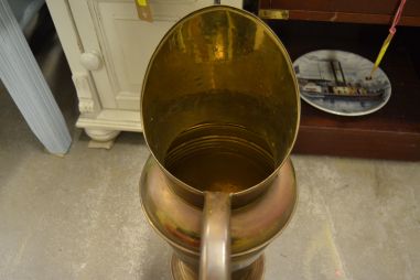 (n-7093) Metallist suur veenõu või vihmavarju hoidik