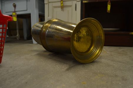 (n-7093) Metallist suur veenõu või vihmavarju hoidik