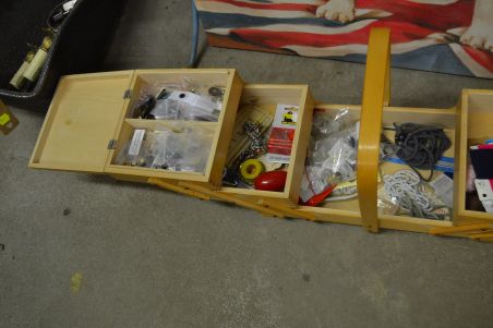 (n-7098) Käsitöökast koos sisuga