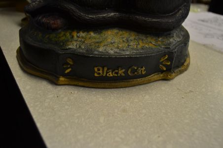 (n-7102)  Raske metallist uksehoidja kass