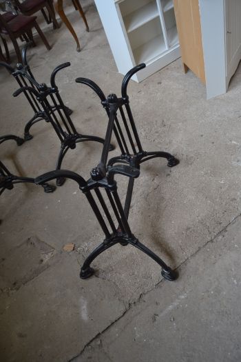 (L-685) Raske metallist lauajalg 2