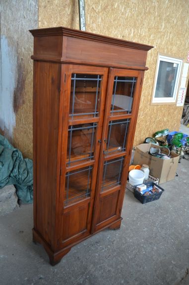 (L-688) Puhvetkapp, veinikapp