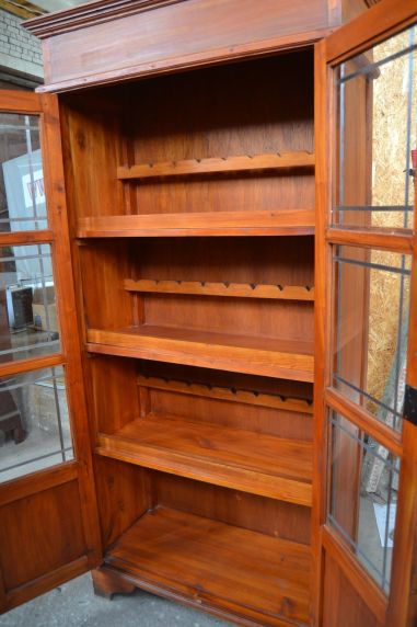 (L-688) Puhvetkapp, veinikapp