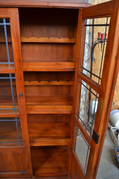 (L-688) Puhvetkapp, veinikapp