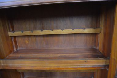 (L-688) Puhvetkapp, veinikapp