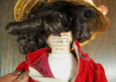 (n-7116) Promenade, kollektsioonnukk "Charlotte" nr. 9436Z