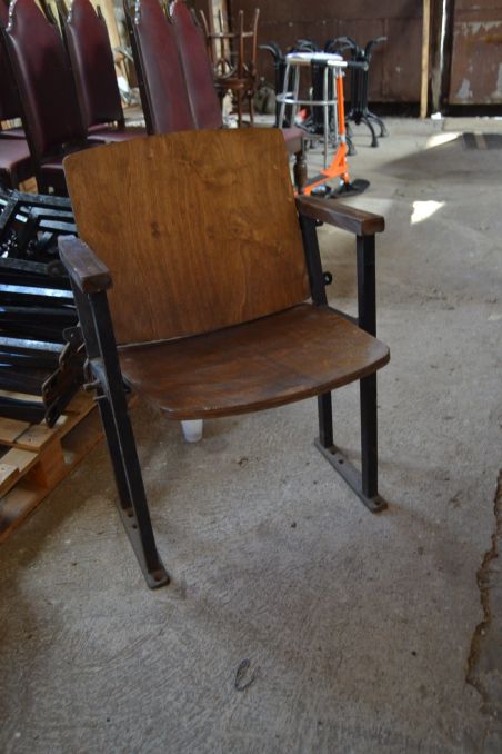 (L-696) Vanad kinosaali või teatritoolid, 4 istmega komplekt