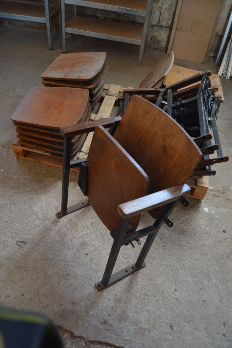 (L-696) Vanad kinosaali või teatritoolid, 4 istmega komplekt