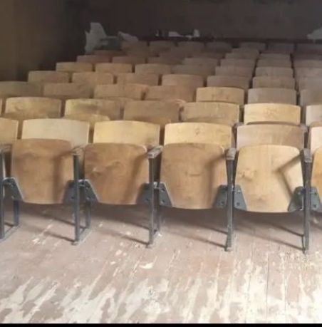 (L-696) Vanad kinosaali või teatritoolid, 4 istmega komplekt