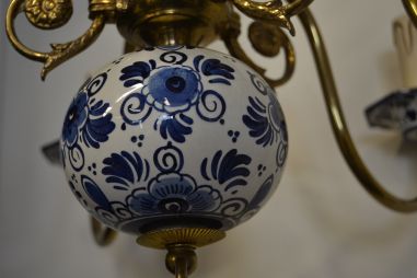 (n-7149) Sinise dekooriga kotkaga portselanist laelamp