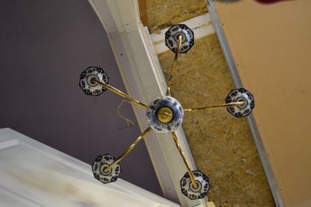 (n-7149) Sinise dekooriga kotkaga portselanist laelamp