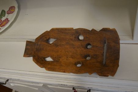 (n-7150/1) Puidust mask 1