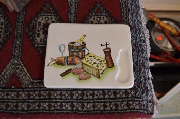 (n-7160)  Lõikelaud või juustualus, keraamika