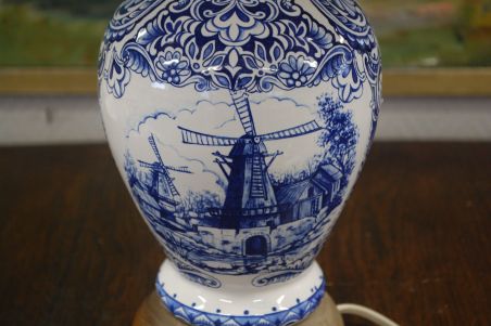 (n-7166) Veskiga suurem laualamp