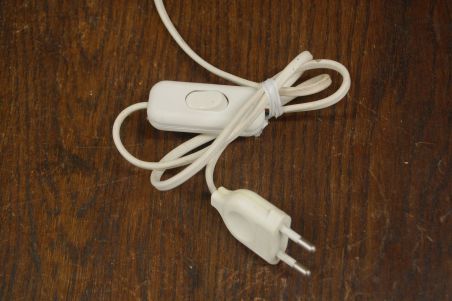 (n-7166) Veskiga suurem laualamp