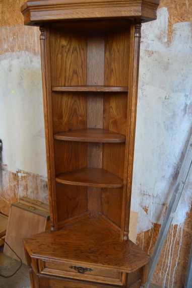 (L-703/1) Riiuliga nurgakapp