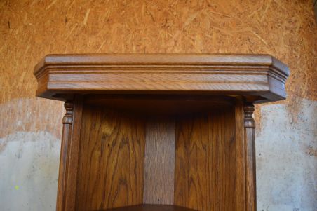 (L-703/1) Riiuliga nurgakapp