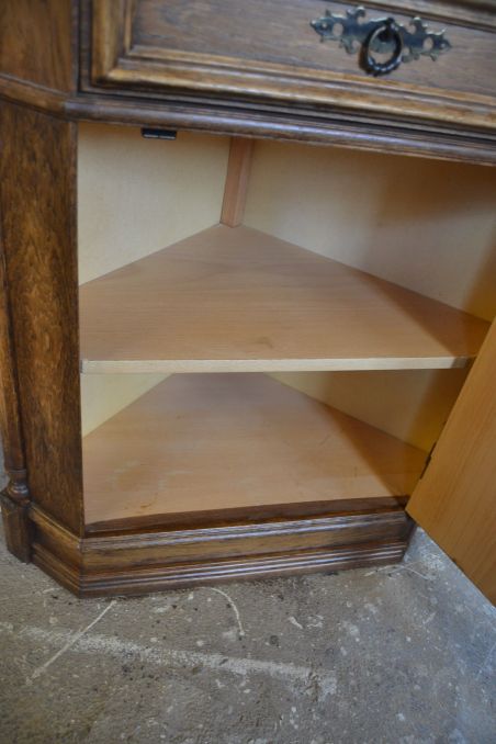 (L-703/1) Riiuliga nurgakapp