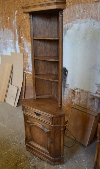 (L-703/2) Riiuliga nurgakapp