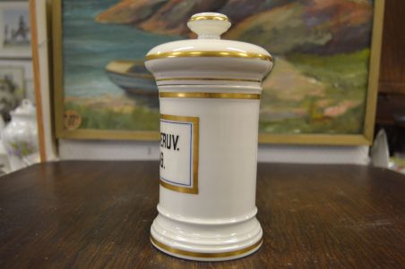 (n-7173) Portselanist  apteegitoos kaanega