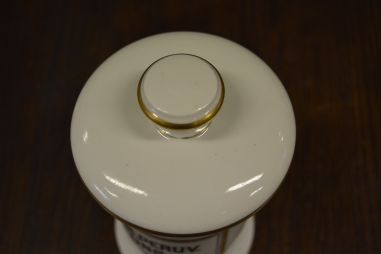 (n-7173) Portselanist  apteegitoos kaanega