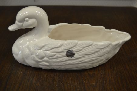 (n-7175) Delft, valge pardikujuline vaas/ Kauss