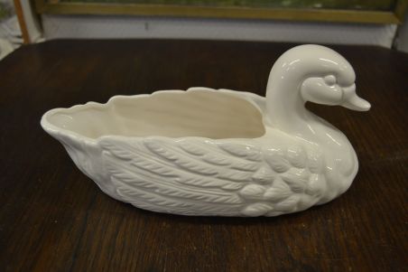 (n-7175) Delft, valge pardikujuline vaas/ Kauss