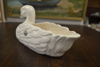 (n-7175) Delft, valge pardikujuline vaas/ Kauss