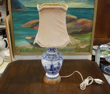 (n-7166) Veskiga suurem laualamp