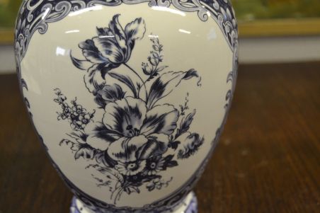 (n-7188/3) T.Delfts Bleau, vaas