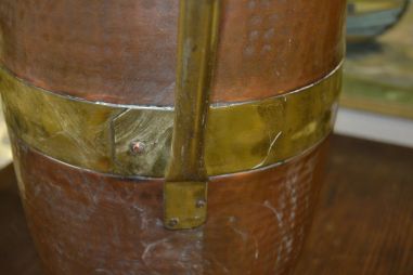 (n-7214) Mecap, suur kahevärviline metallist veenõu/ vihmavarjuhoidik