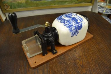 (n-7217) Seinapealne kohviveski "Veski"